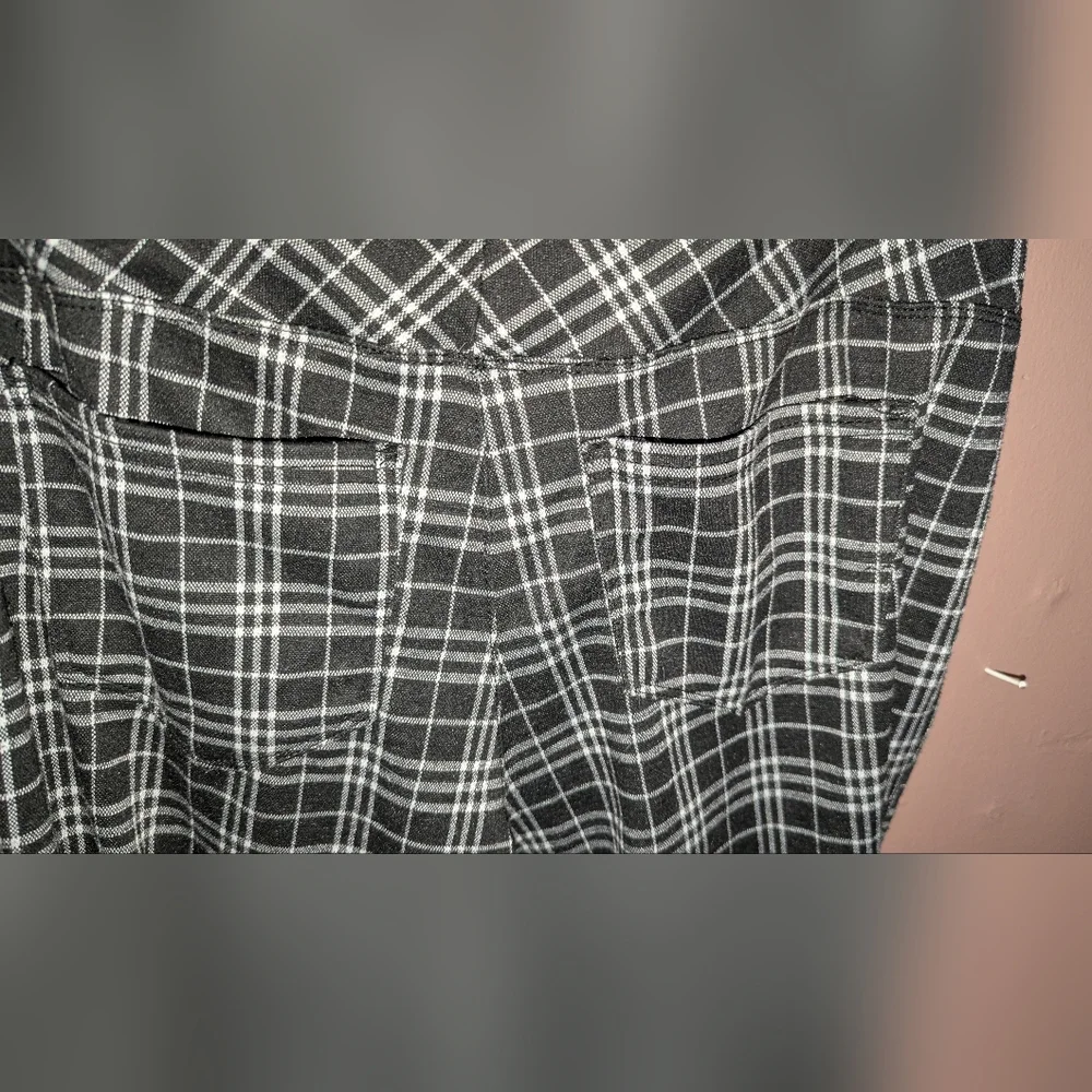 SO Monochrome Plaid Ponte Leggings - Picture 5 of 5